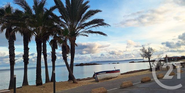 Appartement T4 &agrave; vendre - 4 pi&egrave;ces - 88,31 m2 - Le Lavandou - 83 - PROVENCE-ALPES-COTE-D-AZUR