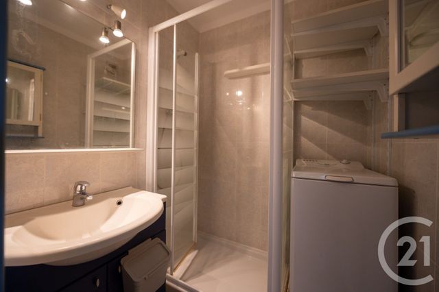 Appartement Studio Cabine à vendre - 1 pièce - 22,73 m2 - Le Lavandou - 83 - PROVENCE-ALPES-COTE-D-AZUR