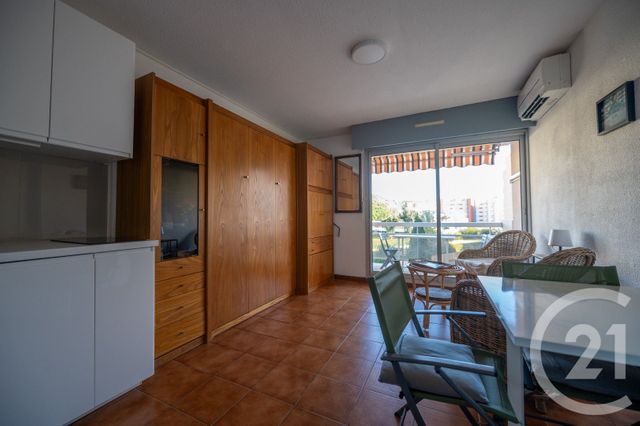 Appartement Studio Cabine à vendre - 1 pièce - 22,73 m2 - Le Lavandou - 83 - PROVENCE-ALPES-COTE-D-AZUR