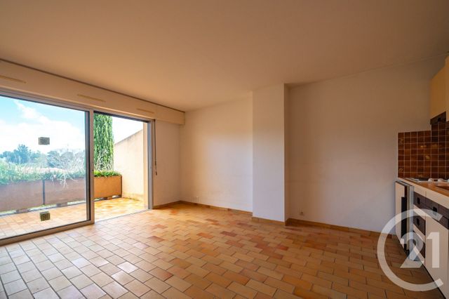 Appartement Studio Cabine &agrave; vendre - 1 pi&egrave;ce - 27,01 m2 - Le Lavandou - 83 - PROVENCE-ALPES-COTE-D-AZUR