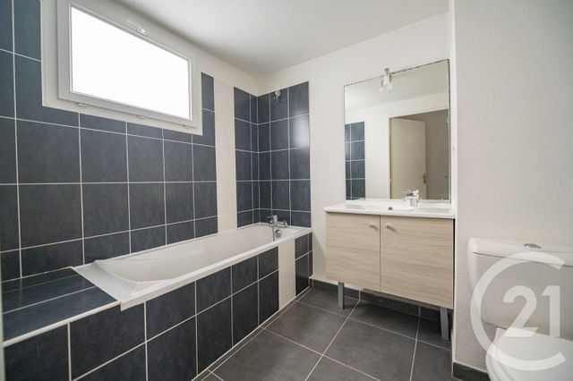 Appartement T4 &agrave; vendre - 4 pi&egrave;ces - 83,30 m2 - Le Lavandou - 83 - PROVENCE-ALPES-COTE-D-AZUR