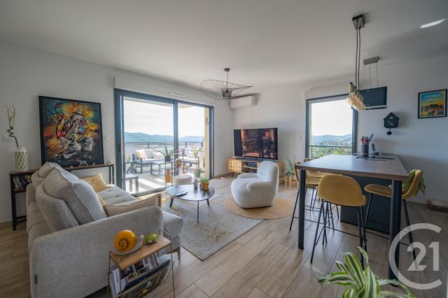 Appartement &agrave; vendre - 3 pi&egrave;ces - 58 m2 - Bormes Les Mimosas - 83 - PROVENCE-ALPES-COTE-D-AZUR