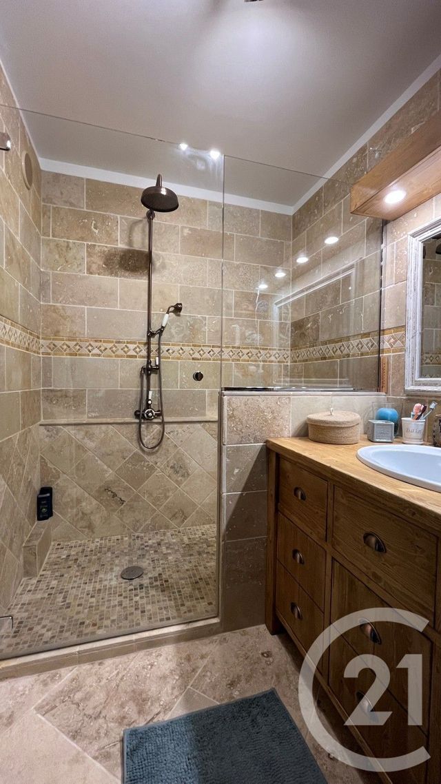 Appartement T3 &agrave; vendre - 3 pi&egrave;ces - 72,60 m2 - Bormes Les Mimosas - 83 - PROVENCE-ALPES-COTE-D-AZUR