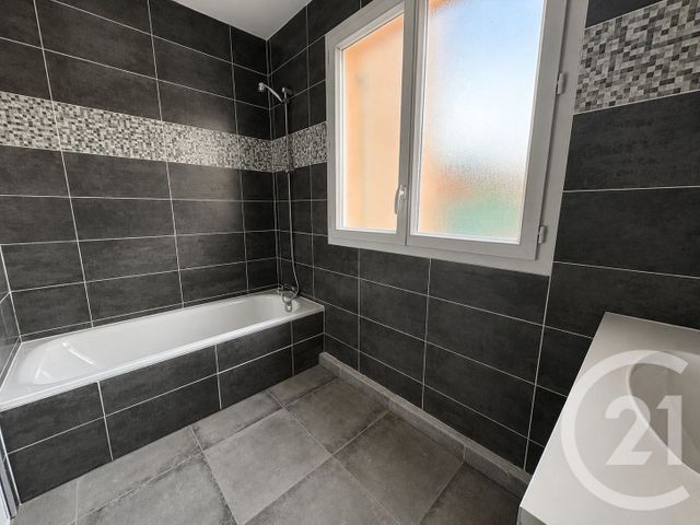 Appartement T4 &agrave; vendre - 4 pi&egrave;ces - 80,20 m2 - Bormes Les Mimosas - 83 - PROVENCE-ALPES-COTE-D-AZUR