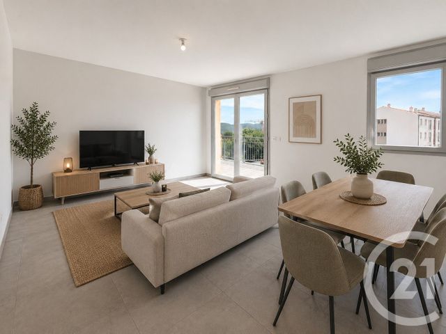 Appartement T4 &agrave; vendre - 4 pi&egrave;ces - 80,20 m2 - Bormes Les Mimosas - 83 - PROVENCE-ALPES-COTE-D-AZUR