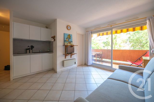 Appartement T2 &agrave; vendre - 2 pi&egrave;ces - 25,19 m2 - Bormes Les Mimosas - 83 - PROVENCE-ALPES-COTE-D-AZUR