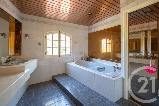 Maison &agrave; vendre - 8 pi&egrave;ces - 302,51 m2 - Le Lavandou - 83 - PROVENCE-ALPES-COTE-D-AZUR