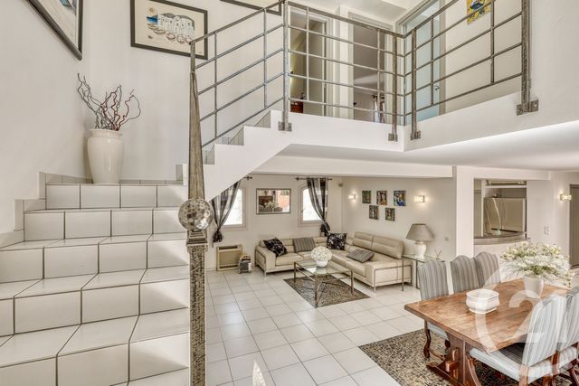 Maison &agrave; vendre - 6 pi&egrave;ces - 204 m2 - Hyeres - 83 - PROVENCE-ALPES-COTE-D-AZUR