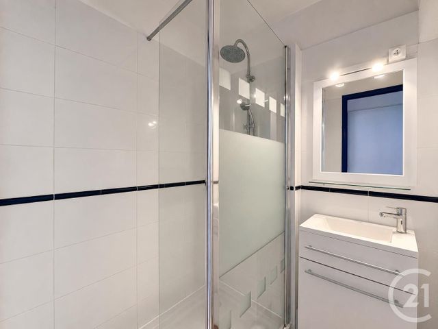 Appartement T2 &agrave; vendre - 2 pi&egrave;ces - 27,95 m2 - Le Lavandou - 83 - PROVENCE-ALPES-COTE-D-AZUR
