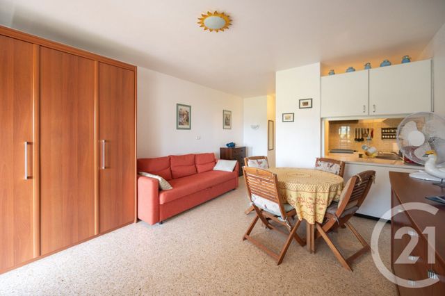 Appartement Studio &agrave; vendre - 1 pi&egrave;ce - 30,57 m2 - Bormes Les Mimosas - 83 - PROVENCE-ALPES-COTE-D-AZUR