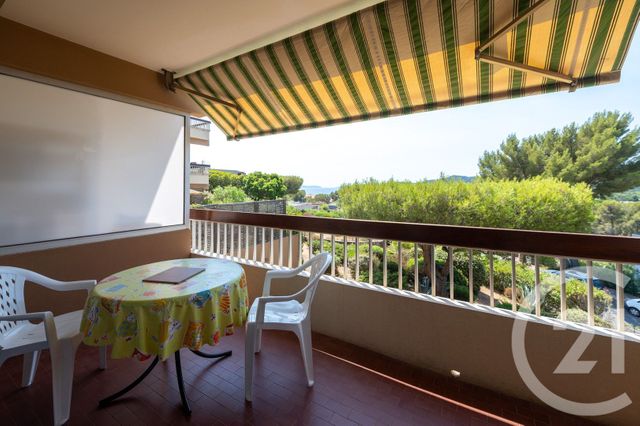Appartement Studio &agrave; vendre - 1 pi&egrave;ce - 30,57 m2 - Bormes Les Mimosas - 83 - PROVENCE-ALPES-COTE-D-AZUR