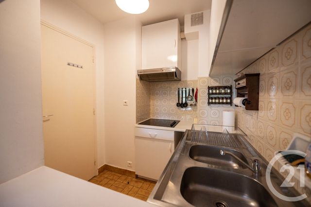 Appartement Studio &agrave; vendre - 1 pi&egrave;ce - 30,57 m2 - Bormes Les Mimosas - 83 - PROVENCE-ALPES-COTE-D-AZUR