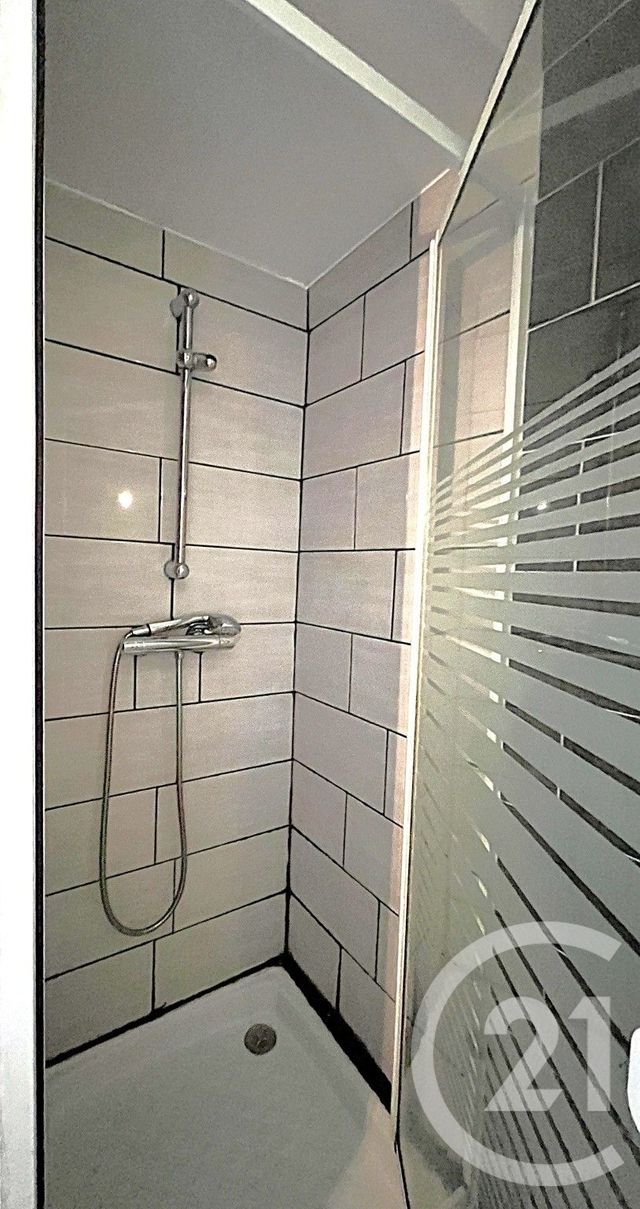 Appartement Studio &agrave; vendre - 1 pi&egrave;ce - 18,89 m2 - Bormes Les Mimosas - 83 - PROVENCE-ALPES-COTE-D-AZUR