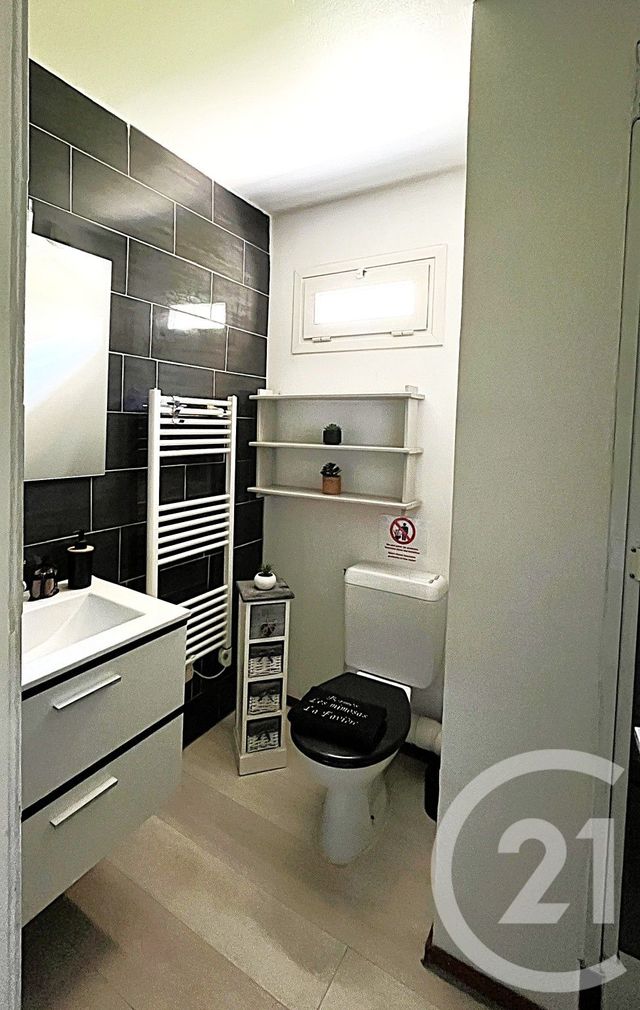 Appartement Studio &agrave; vendre - 1 pi&egrave;ce - 18,89 m2 - Bormes Les Mimosas - 83 - PROVENCE-ALPES-COTE-D-AZUR