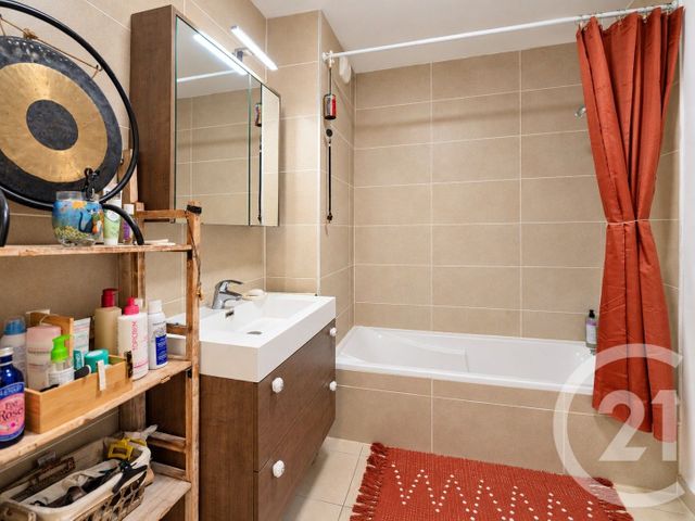 Appartement T3 &agrave; vendre - 3 pi&egrave;ces - 61,03 m2 - Bormes Les Mimosas - 83 - PROVENCE-ALPES-COTE-D-AZUR