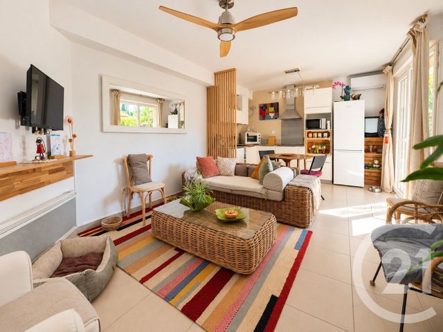 Appartement T3 &agrave; vendre - 3 pi&egrave;ces - 61,03 m2 - Bormes Les Mimosas - 83 - PROVENCE-ALPES-COTE-D-AZUR