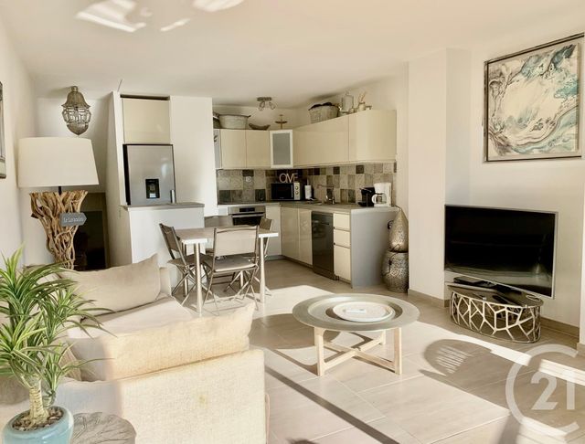 Appartement T2 à vendre - 2 pièces - 48,47 m2 - Le Lavandou - 83 - PROVENCE-ALPES-COTE-D-AZUR