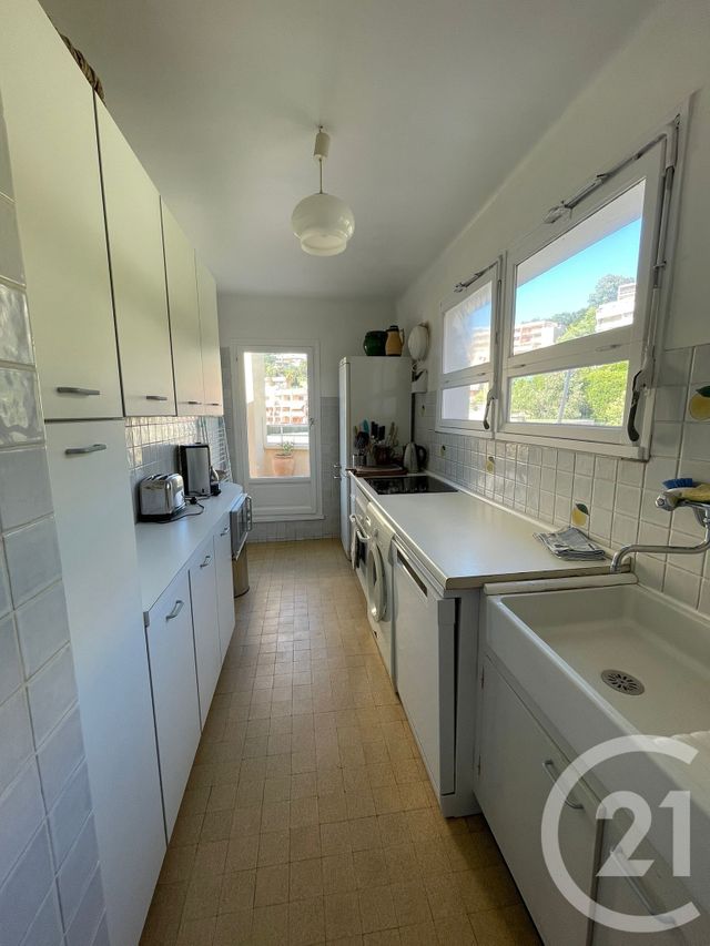 Appartement F5 à vendre - 5 pièces - 110 m2 - Le Lavandou - 83 - PROVENCE-ALPES-COTE-D-AZUR