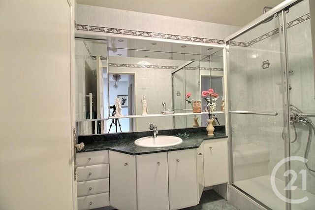 Appartement F4 à vendre - 4 pièces - 99 m2 - Rosny Sous Bois - 93 - ILE-DE-FRANCE