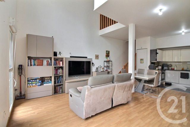 Appartement Duplex à vendre - 4 pièces - 95 m2 - Rosny Sous Bois - 93 - ILE-DE-FRANCE