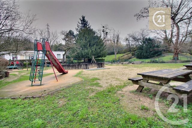 Appartement &agrave; vendre - 4 pi&egrave;ces - 64 m2 - Neuilly Plaisance - 93 - ILE-DE-FRANCE