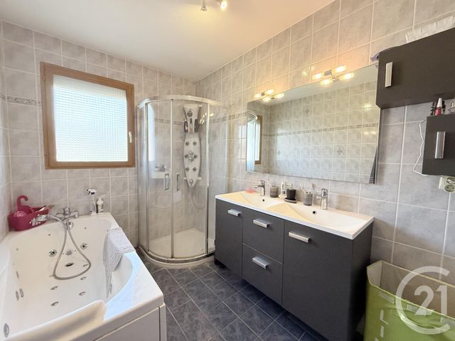 Maison à vendre - 4 pièces - 102,22 m2 - St Pierre En Faucigny - 74 - RHONE-ALPES