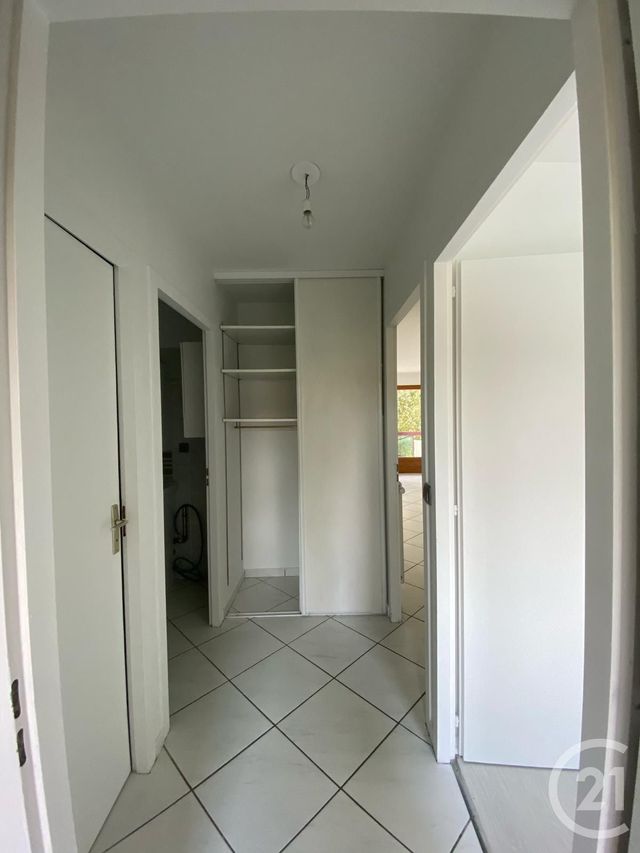 Appartement T2 &agrave; louer - 3 pi&egrave;ces - 65,36 m2 - La Roche Sur Foron - 74 - RHONE-ALPES