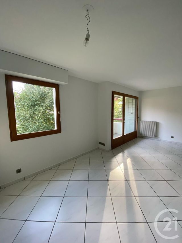 Appartement T2 &agrave; louer - 3 pi&egrave;ces - 65,36 m2 - La Roche Sur Foron - 74 - RHONE-ALPES