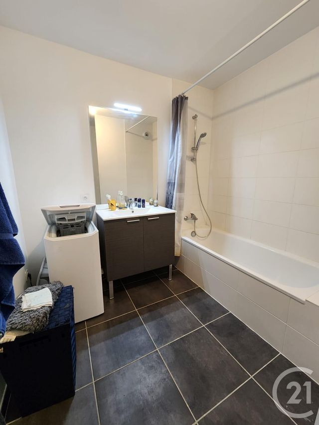 Appartement T2 &agrave; louer - 2 pi&egrave;ces - 40,13 m2 - St Pierre En Faucigny - 74 - RHONE-ALPES