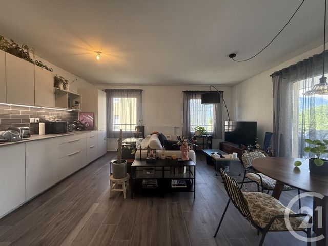 Appartement T3 &agrave; louer - 3 pi&egrave;ces - 63,68 m2 - St Pierre En Faucigny - 74 - RHONE-ALPES