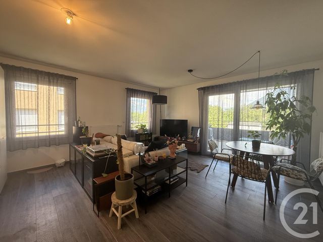 Appartement T3 &agrave; louer - 3 pi&egrave;ces - 63,68 m2 - St Pierre En Faucigny - 74 - RHONE-ALPES