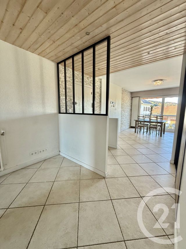 Appartement F3 bis &agrave; louer - 4 pi&egrave;ces - 78,46 m2 - St Pierre En Faucigny - 74 - RHONE-ALPES