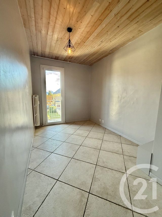 Appartement F3 bis &agrave; louer - 4 pi&egrave;ces - 78,46 m2 - St Pierre En Faucigny - 74 - RHONE-ALPES