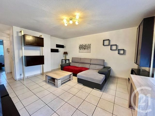 Appartement F3 &agrave; louer - 3 pi&egrave;ces - 64,70 m2 - St Pierre En Faucigny - 74 - RHONE-ALPES