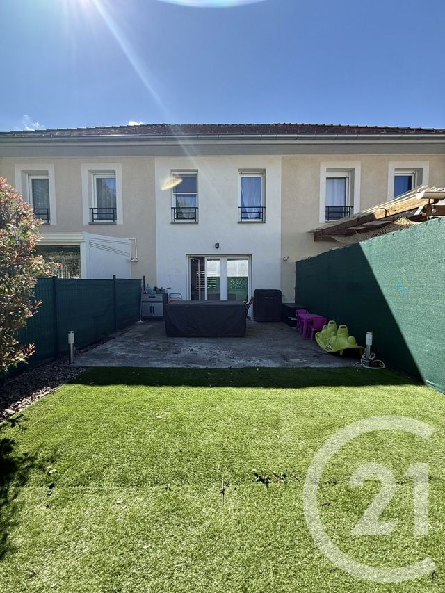 Appartement F3 bis &agrave; louer - 4 pi&egrave;ces - 73 m2 - St Pierre En Faucigny - 74 - RHONE-ALPES