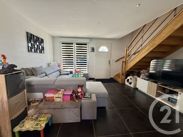 Appartement F3 bis &agrave; louer - 4 pi&egrave;ces - 73 m2 - St Pierre En Faucigny - 74 - RHONE-ALPES