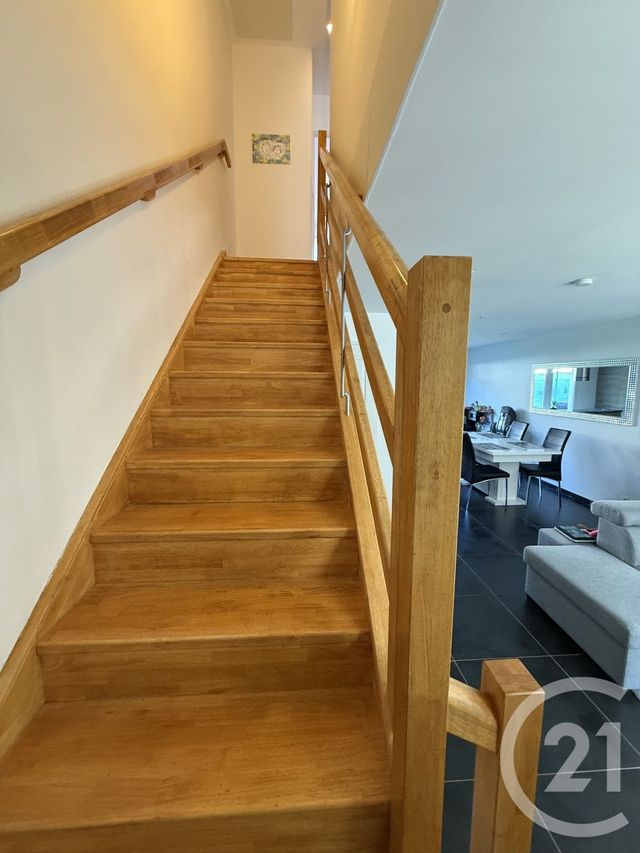 Appartement F3 bis &agrave; louer - 4 pi&egrave;ces - 73 m2 - St Pierre En Faucigny - 74 - RHONE-ALPES