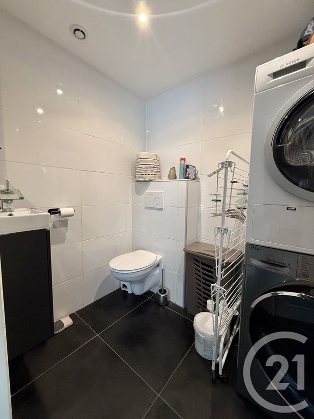 Appartement F3 bis &agrave; louer - 4 pi&egrave;ces - 73 m2 - St Pierre En Faucigny - 74 - RHONE-ALPES