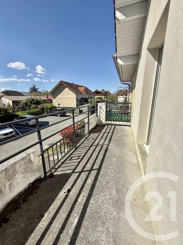 Appartement F3 bis &agrave; louer - 4 pi&egrave;ces - 73 m2 - St Pierre En Faucigny - 74 - RHONE-ALPES