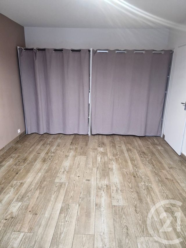 Appartement T1 &agrave; louer - 1 pi&egrave;ce - 29,43 m2 - Gaillard - 74 - RHONE-ALPES