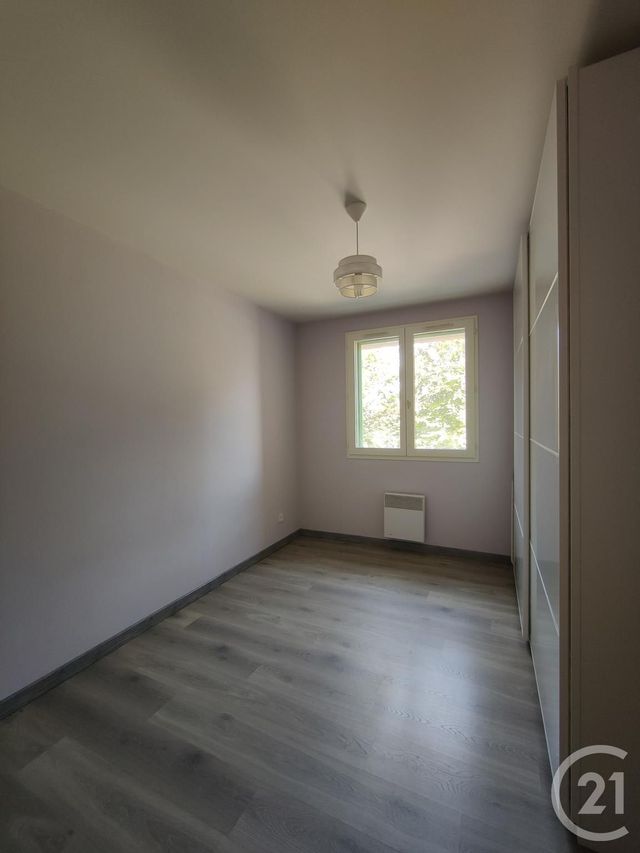 Appartement F3 &agrave; louer - 3 pi&egrave;ces - 69,63 m2 - St Pierre En Faucigny - 74 - RHONE-ALPES