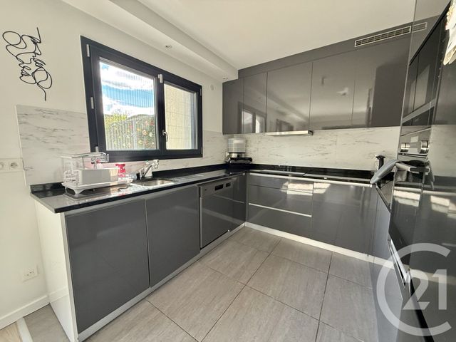 Maison &agrave; louer - 5 pi&egrave;ces - 80,24 m2 - St Pierre En Faucigny - 74 - RHONE-ALPES