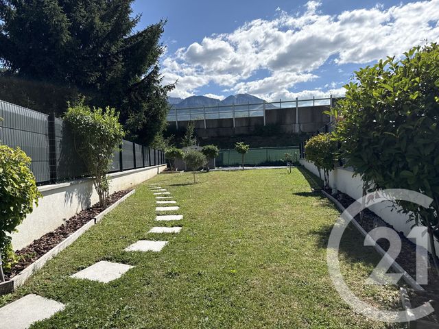 Maison &agrave; louer - 5 pi&egrave;ces - 80,24 m2 - St Pierre En Faucigny - 74 - RHONE-ALPES