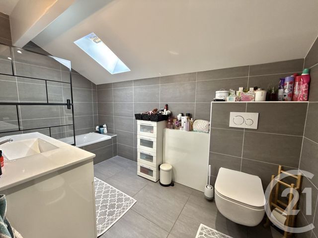 Maison &agrave; louer - 5 pi&egrave;ces - 80,24 m2 - St Pierre En Faucigny - 74 - RHONE-ALPES