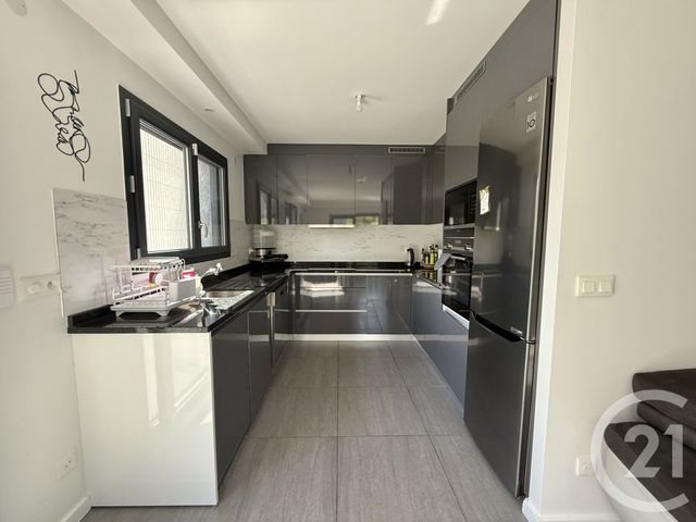Maison &agrave; louer - 5 pi&egrave;ces - 80,24 m2 - St Pierre En Faucigny - 74 - RHONE-ALPES