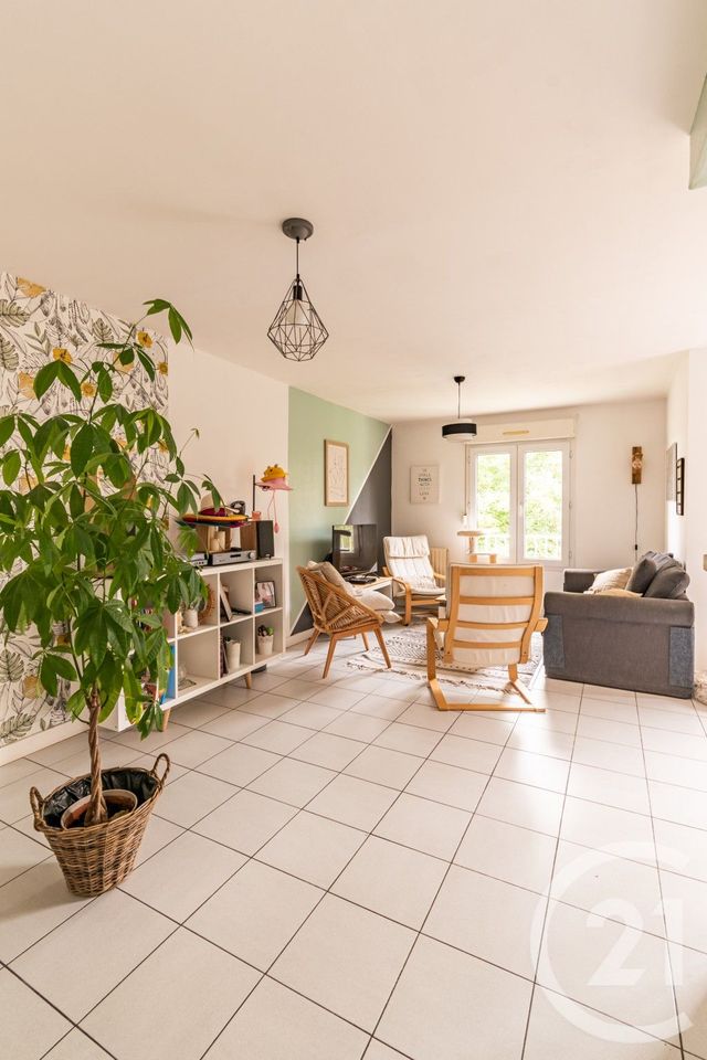Appartement T4 à vendre - 4 pièces - 85,20 m2 - Laval - 53 - PAYS-DE-LOIRE