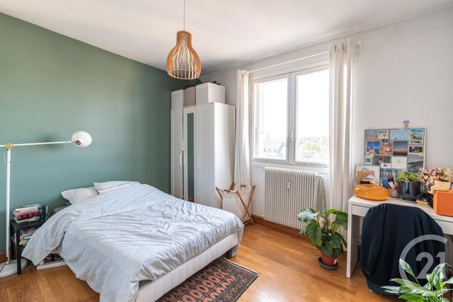 Appartement T5 à vendre - 5 pièces - 82,39 m2 - Laval - 53 - PAYS-DE-LOIRE