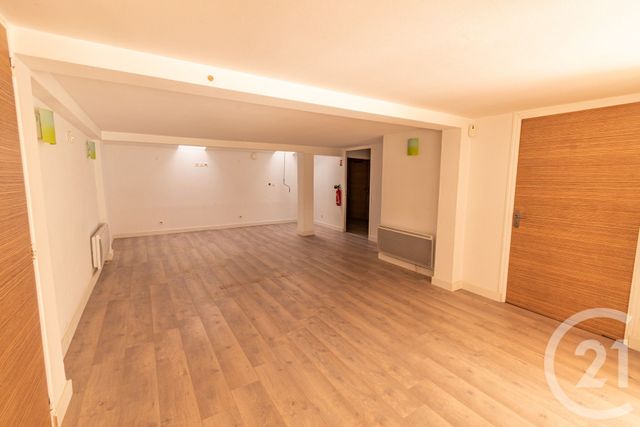 Appartement Local &agrave; vendre - 4 pi&egrave;ces - 83,50 m2 - Laval - 53 - PAYS-DE-LOIRE