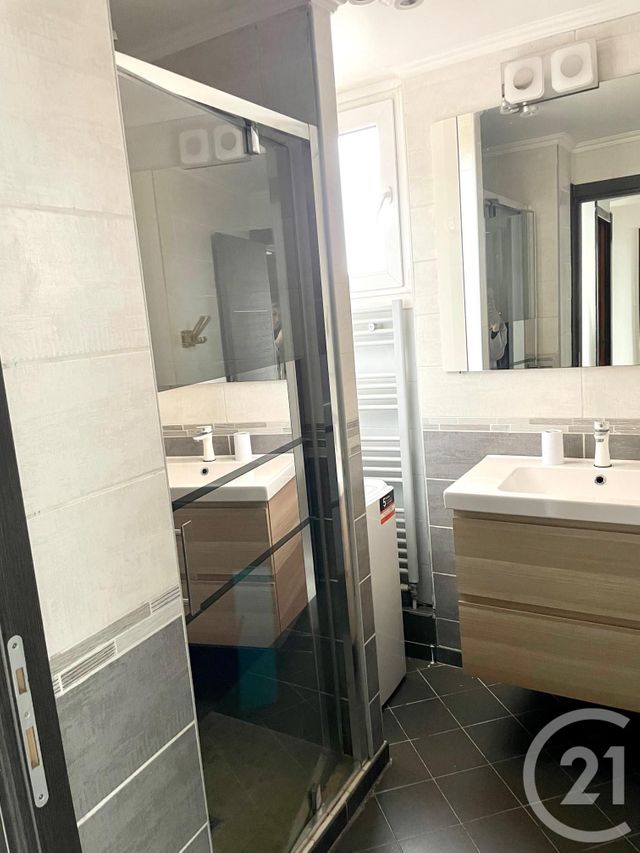 Appartement T5 &agrave; louer - 5 pi&egrave;ces - 83,09 m2 - Lyon - 69008 - RHONE-ALPES