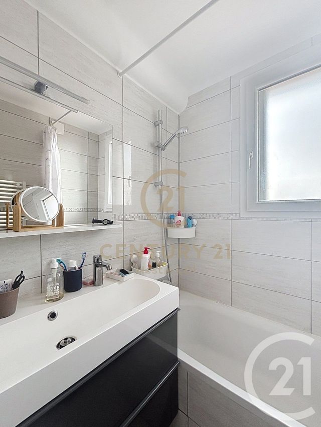 Appartement F3 &agrave; vendre - 3 pi&egrave;ces - 68,41 m2 - Lyon - 69008 - RHONE-ALPES